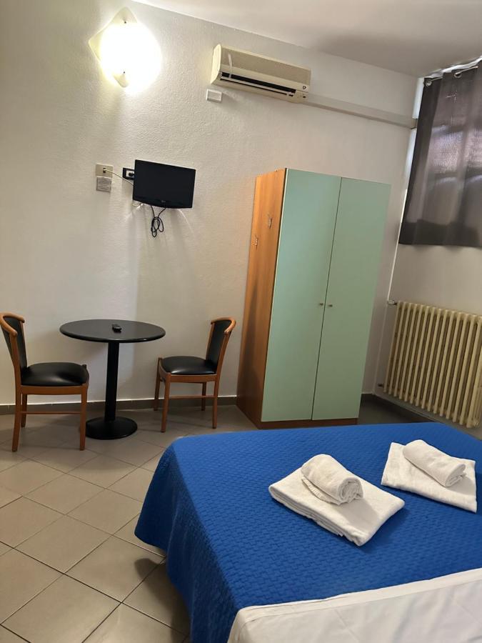 Hotel Mercurio Milan Luaran gambar