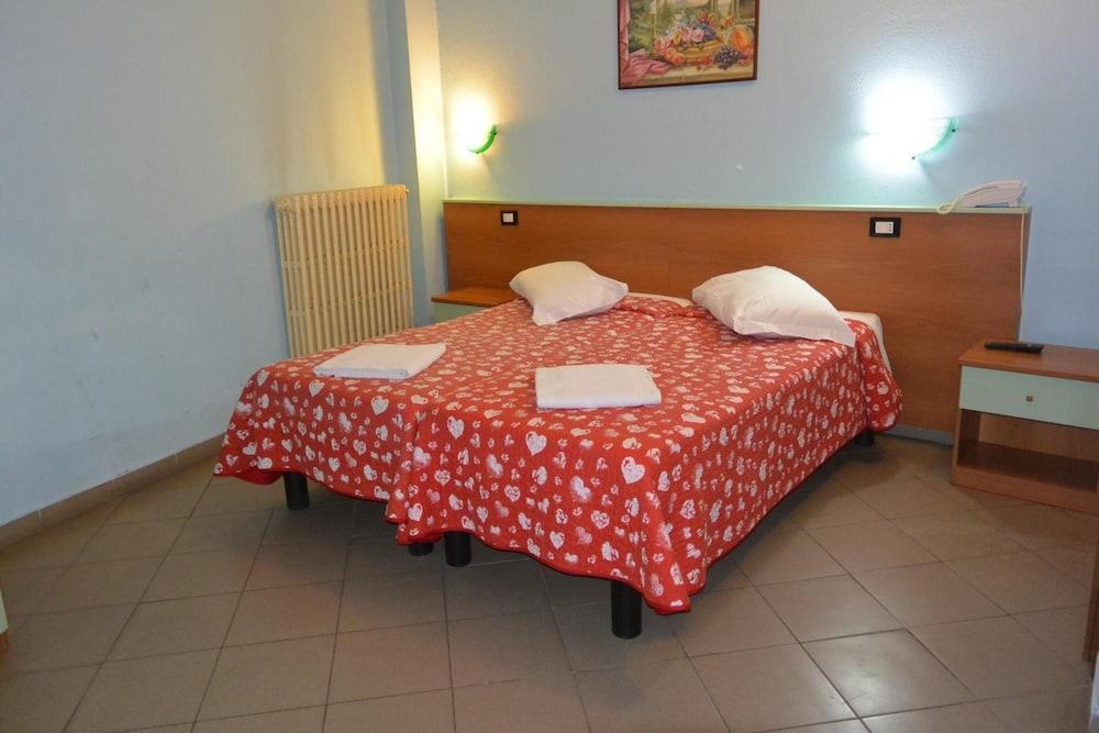 Hotel Mercurio Milan Luaran gambar