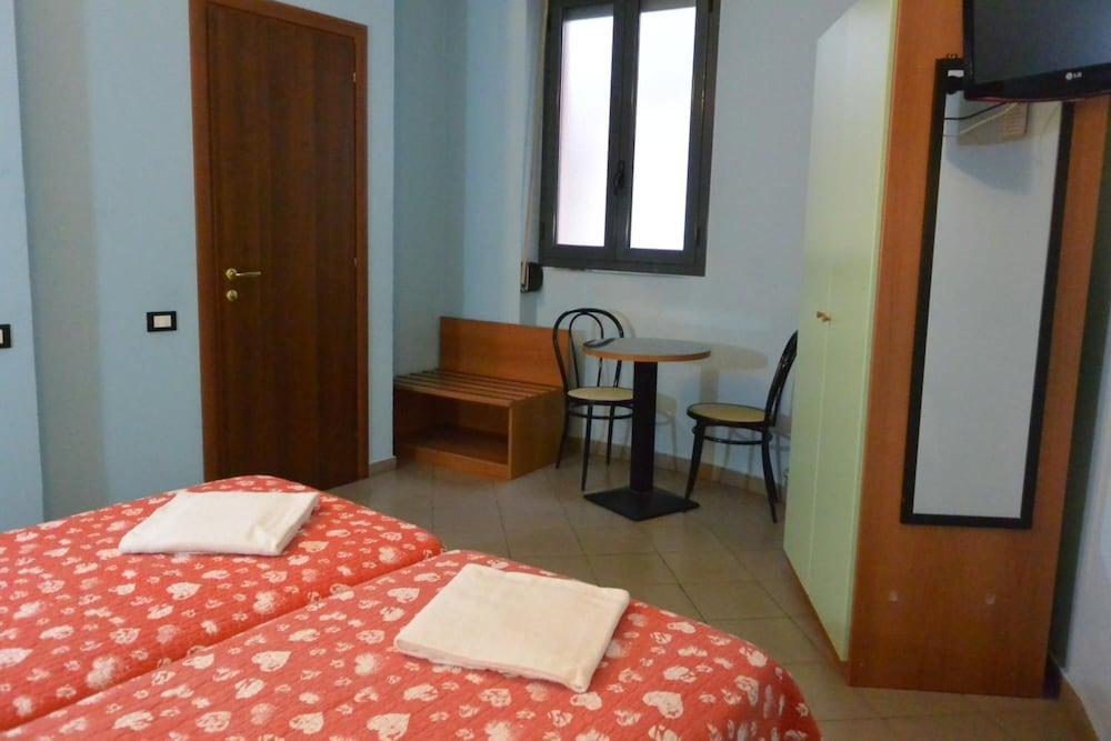 Hotel Mercurio Milan Luaran gambar