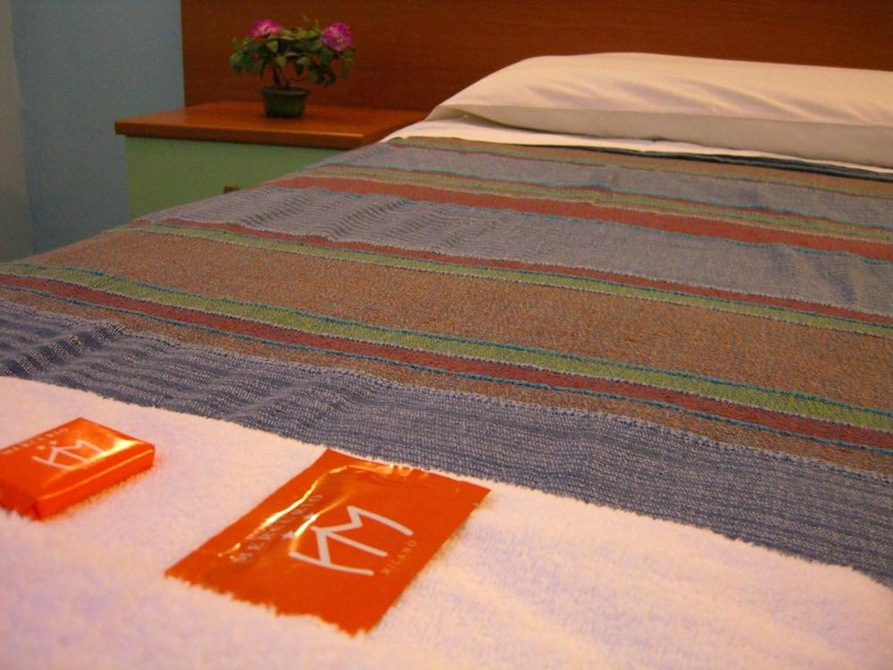 Hotel Mercurio Milan Luaran gambar