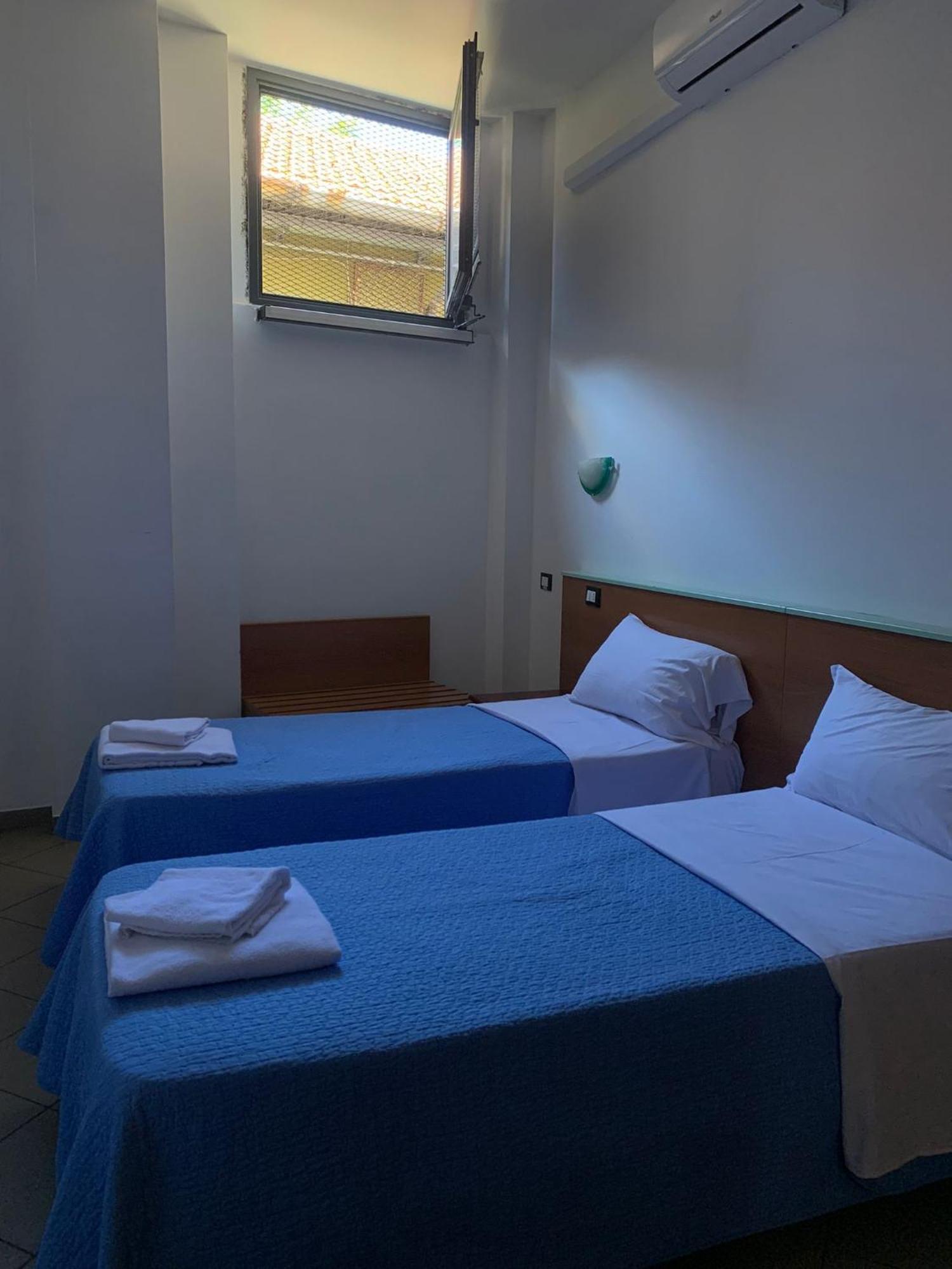 Hotel Mercurio Milan Luaran gambar